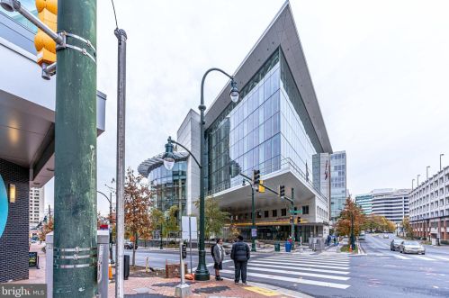 8517 Cameron St, Silver Spring MD 20910-3466 exterior