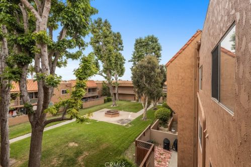 6600 Warner Ave, Huntington Beach CA  92647-5242 exterior