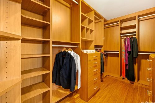 688 Kaulana Pl, Honolulu HI  96821-2533 exterior