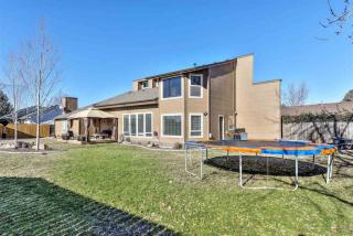3761 Woodmont Dr, Meridian ID  83646-1034 exterior