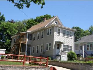 372 Concord St, Manchester, NH 03104-5142