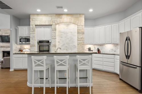 10816 Ariock Ln, Austin, TX 78739-2013