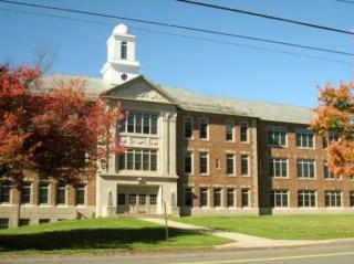 339 Hunting Hill Ave, Middletown CT  06457-4360 exterior