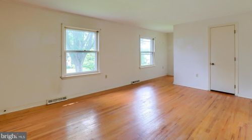 1343 Country Club Dr, Lancaster PA  17601-5209 exterior