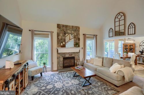 101 Shatto Dr, Carlisle PA  17013-2120 exterior