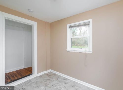 15 Delaware Ave, Trenton NJ  08628-2002 exterior