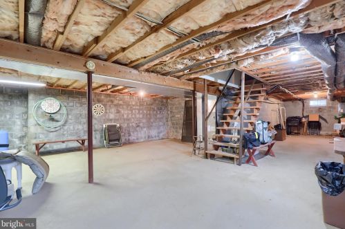 154 Amsterdam Rd, Lancaster PA  17603-9719 exterior