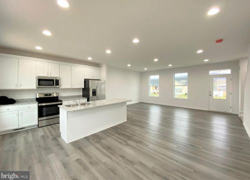 397 Gordon Dr, Hedgesville, WV 25427-4456