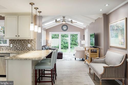 348 Kings Hwy, Tavistock NJ 08033-1205 exterior