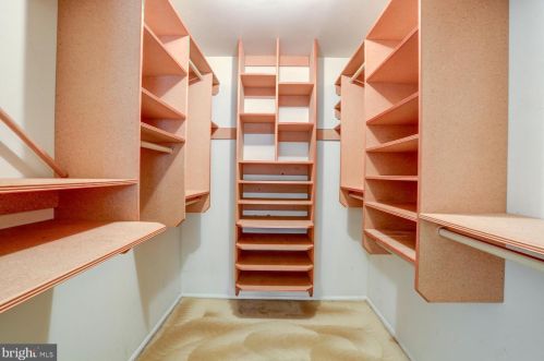 45 Valleybrook Dr, Lancaster PA  17601-4612 exterior