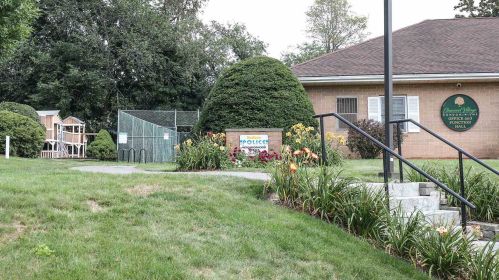 603 Elmwood Dr, Hudson NH  03051-3244 exterior