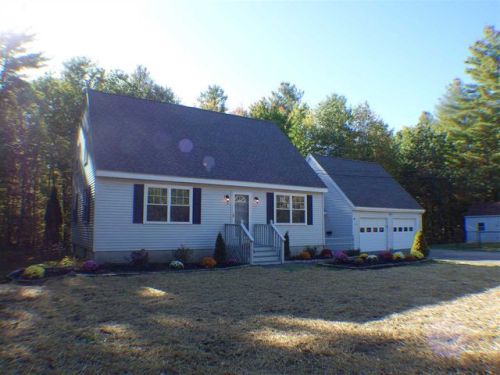 141 Ayers Cove Dr, Barrington, NH 03825-7203