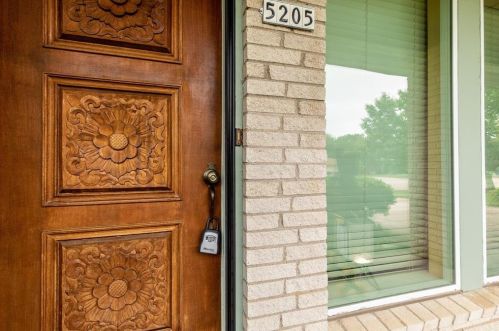 5205 Trail Lake Dr, Fort Worth TX  76133-1928 exterior