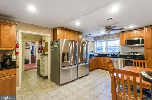 12606 Meadowood Dr, Silver Spring MD 20904-2928 exterior