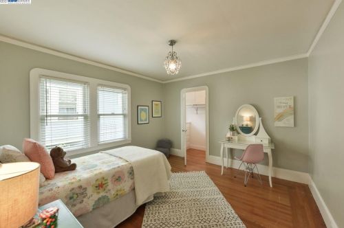 220 Stoakes Ave, San Leandro CA 94577-1734 exterior