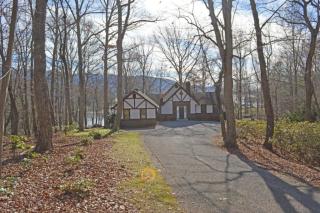100 Lee Dr, Huddleston, VA 24104-3029