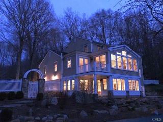 34 Merry Ln, Weston, CT 06883-1220