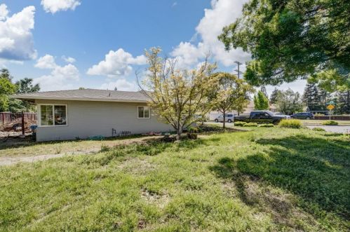 1698 La Bonita Way, Concord CA  94519-1924 exterior