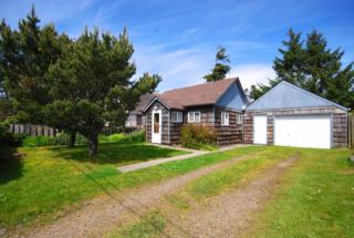 213 11th St, Newport, OR 97365-3024
