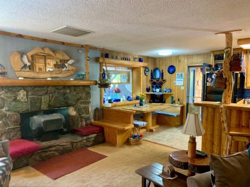 121 Peninsula Dr, Peninsula Village, CA 96137-9680