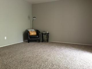 805 Kane Dr, Damascus OR  97030 exterior