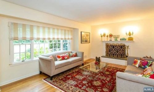 300 Anderson Ave, Closter, NJ 07624-2801