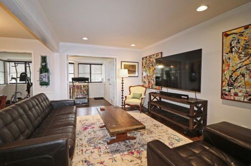 94 Adrian Pl, Atlanta, GA 30327-4030