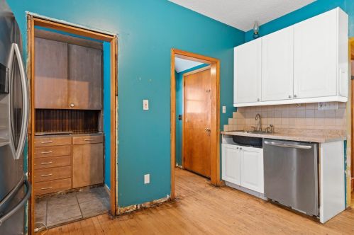 143 Bates Ave, Saint Paul MN  55106-6328 exterior
