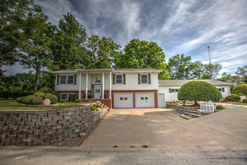 303 Marlane Dr, Alpha, IL 61413-9410