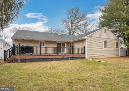 806 Avondale Ave, Tavistock NJ 08033-2809 exterior