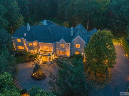 5 Burning Hollow Rd, Upper Saddle River, NJ 07458-2926