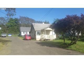 1729 Mill St, Roseburg, OR 97470-4013