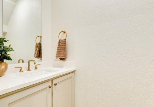 713 Longhorn Trl, Angleton TX 77515-9623 exterior