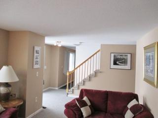 7 Thistle Ct, Nashua, NH 03063-3433