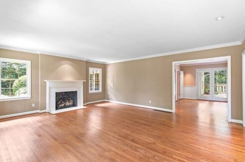 152 Burdette Rd, Atlanta GA  30327-4804 exterior