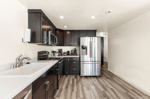 424 Los Arbolitos Blvd, Oceanside CA  92058-1516 exterior