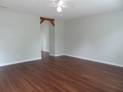 1422 Bob White Dr, Garland TX  75040-8214 exterior