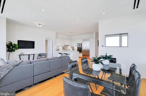 50 16th St, Philadelphia PA  19102-2516 exterior