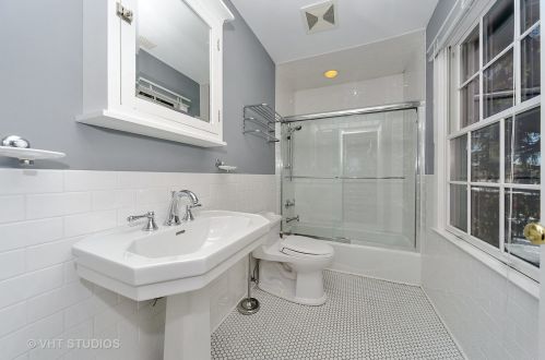 1070 Smt Dr, Bannockburn IL  60015-1879 exterior