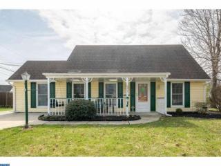 2 Handy Rd, Levittown, PA 19056-1102