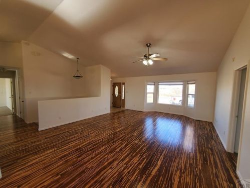 1164 Sapinero Dr, Pueblo, CO 81007-2188