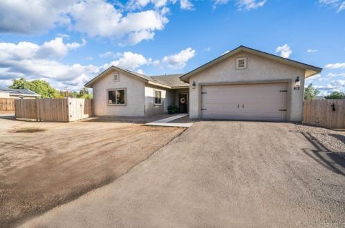 612 10th St, Ramona, CA 92065-3906