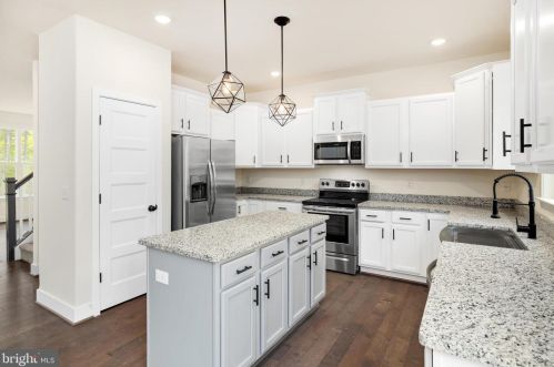12800 Lake Wilderness Ln, Spotsylvania, VA 22551-8123