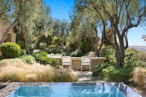 47 Echo Gln, Irvine CA  92603-0421 exterior