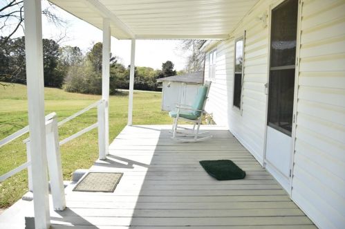 100 Oglesby Bridge Rd, Conyers GA  30094-4136 exterior