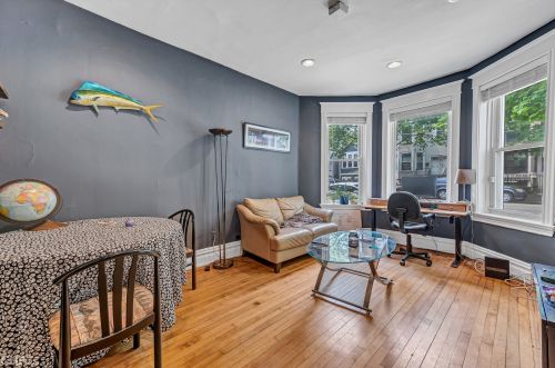 3027 Seminary Ave, Chicago, IL 60657-4335