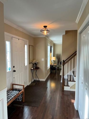 790 Wadsworth St, Middletown, CT 06457-4027