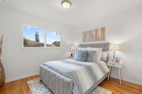 25938 Madeline Ln, Hayward, CA 94545-2918