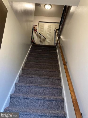 5 Hamlet Ct, Erial, NJ 08081-2512