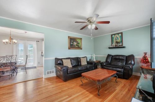1389 Vine St, Gainesville, GA 30501-2537